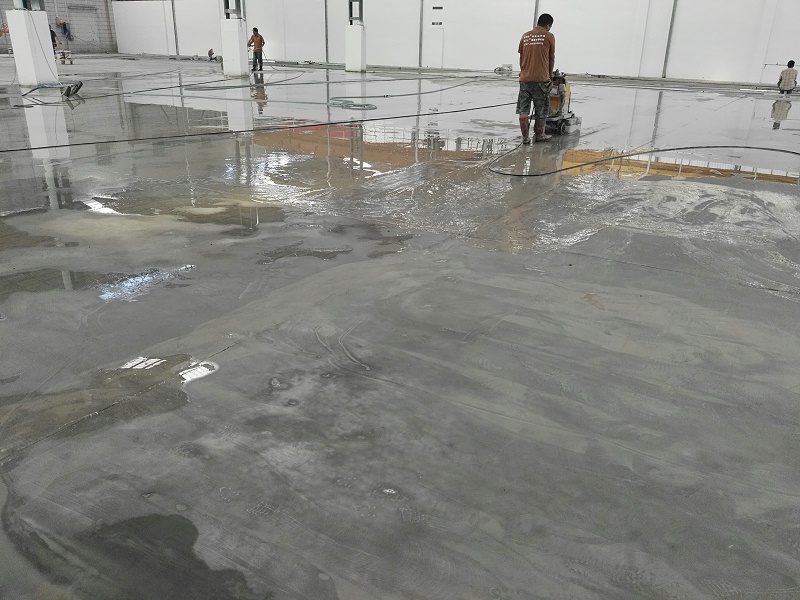 “地衛(wèi)士”混凝土強化地坪施工