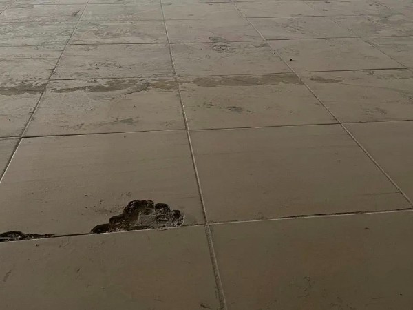 瓷磚地面可以直接刷地坪漆嗎？？