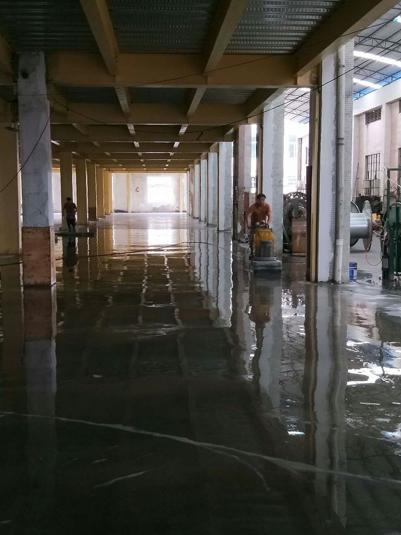 “地衛(wèi)士”混凝土強化地坪施工