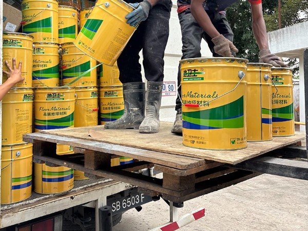 走出國門-地衛(wèi)士地坪漆廠家攜專業(yè)方案亮相馬來 技術(shù)指導(dǎo)獲高度認(rèn)可