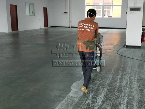 地坪漆施工,地面打磨,地衛(wèi)士地坪,佛山地坪漆施工,地坪漆工程