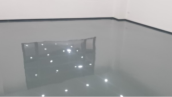 瑞普華包裝機械選用了納米超耐磨自流平環氧地坪漆