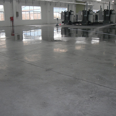 清洗地面雜物、油污