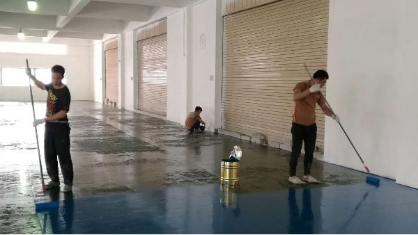 唯伊伊?xí)r尚服飾有限公司選用地衛(wèi)士環(huán)氧地坪漆工程